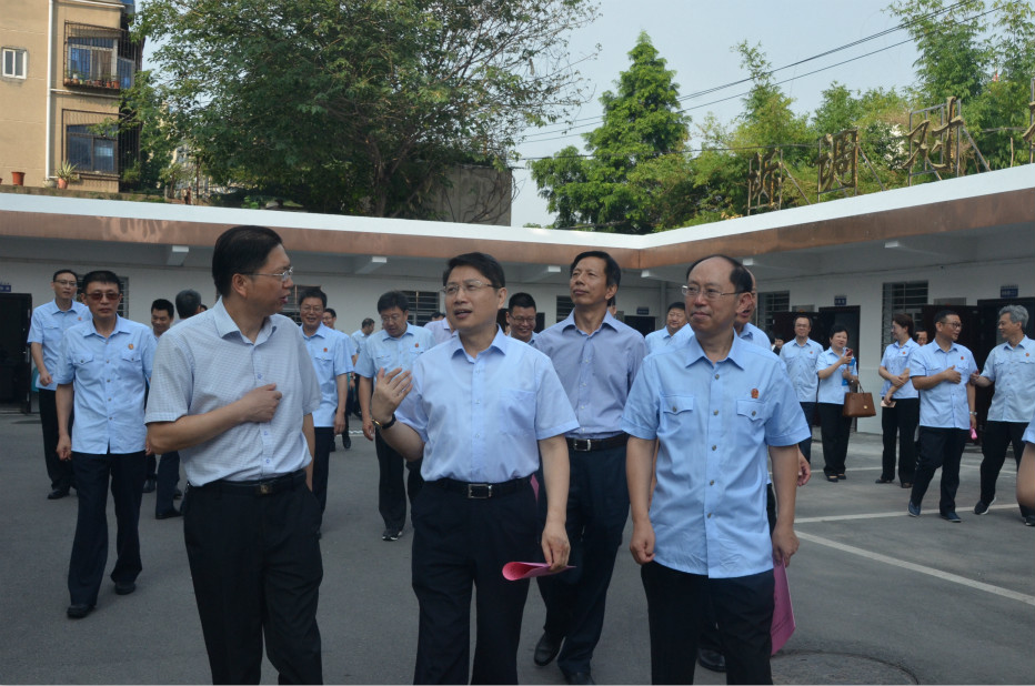 全省律师调解试点和法律援助值班律师工作推进会参会代表到樊城区法院参观考察(照片1）_meitu_2.jpg